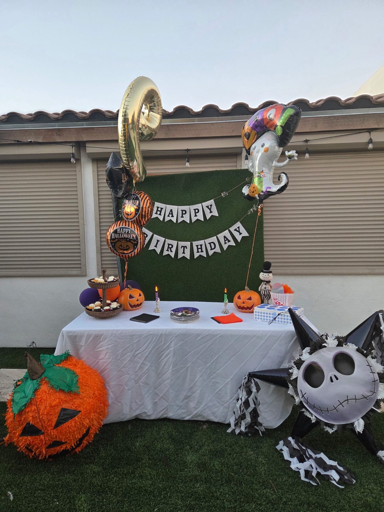 Halloween birthday table setup by Ana of July's Rentals